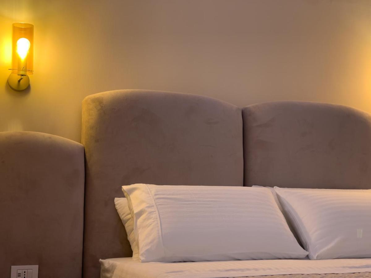 Ritucci Suite Lecce Bagian luar foto